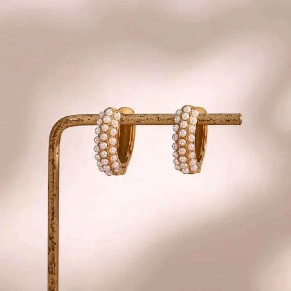 New 18K Gold Fresh Water Pearl Huggies Earrings, CUTE RING, SHINY RING. - Picture 5 of 6